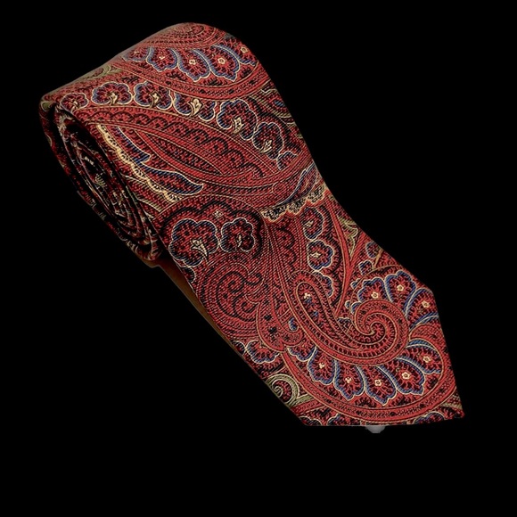 *** SOLD *** Brooks Brothers 100% Silk Burgundy/Red Paisley Necktie - Picture 2 of 5